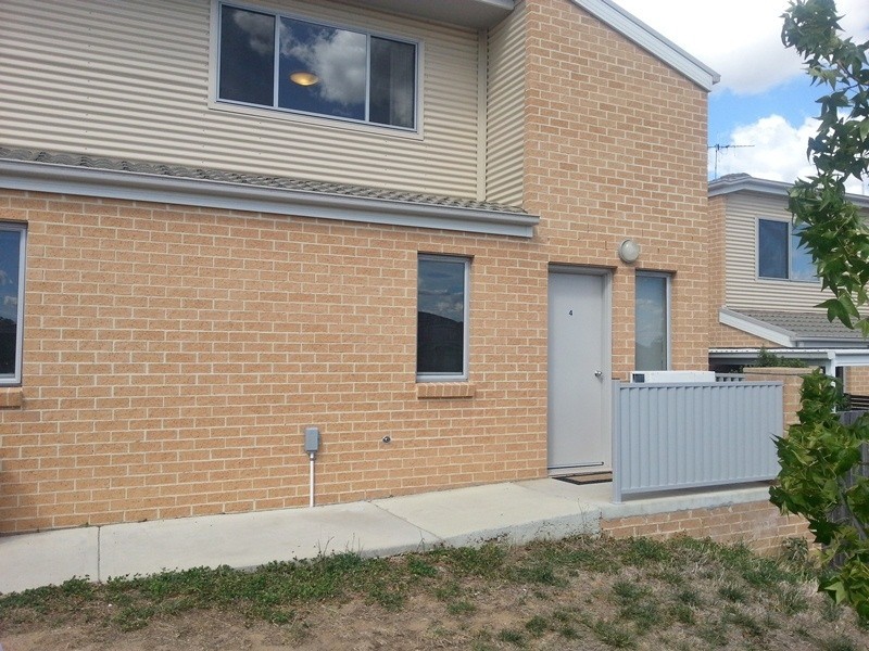 4/2 Wilenski Street, Casey ACT 2913