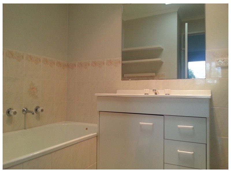 4/4 Biddell place, Nicholls ACT 2913