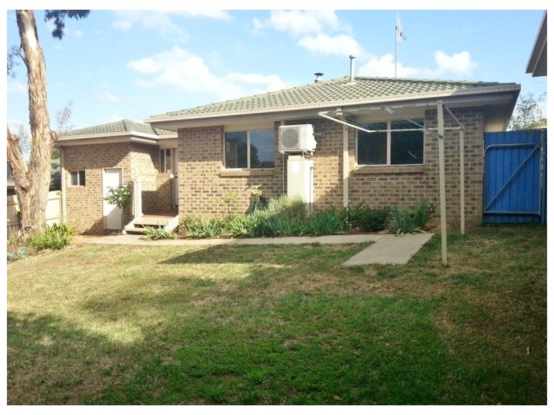 4/4 Biddell place, Nicholls ACT 2913