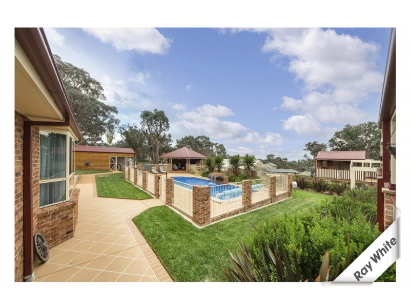 7 Staunton Place, Googong NSW 2620
