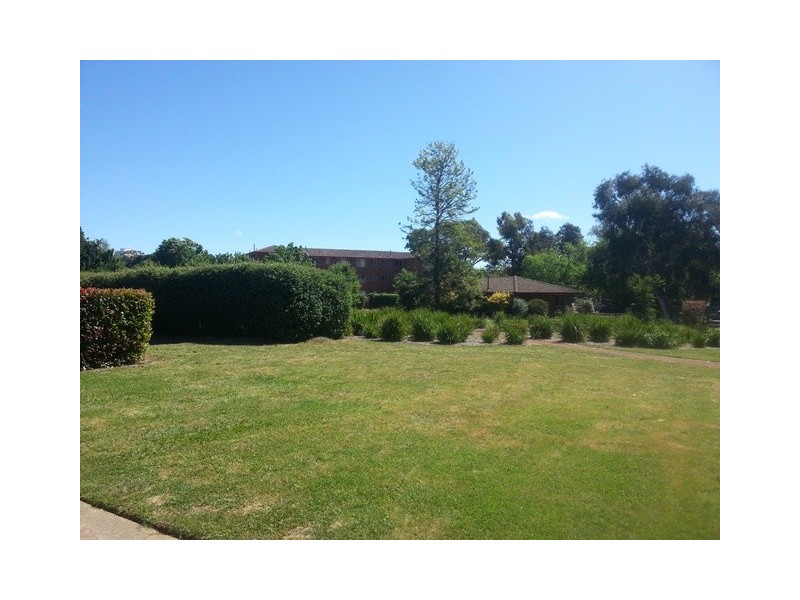 17/27 Coxen Street, Hughes ACT 2605