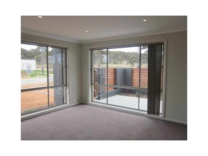 1 Ridding Street, Forde ACT 2914