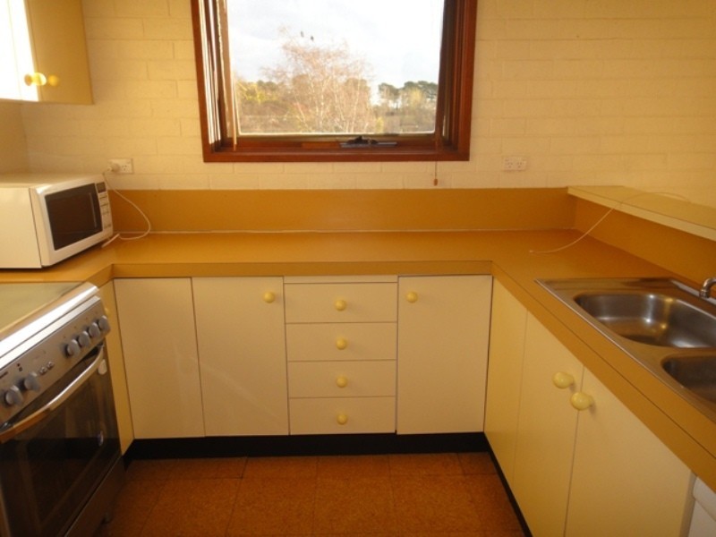 4/5 Lane Poole Place, Yarralumla ACT 2600