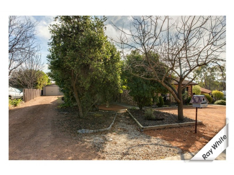 33 Groveland Crescent, Isabella Plains ACT 2905