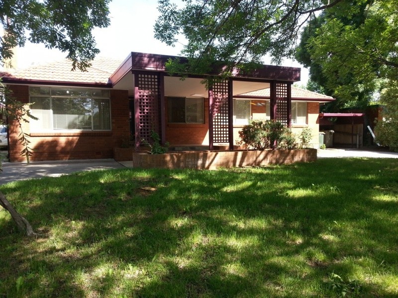 19 DOBSON Place, Watson ACT 2602