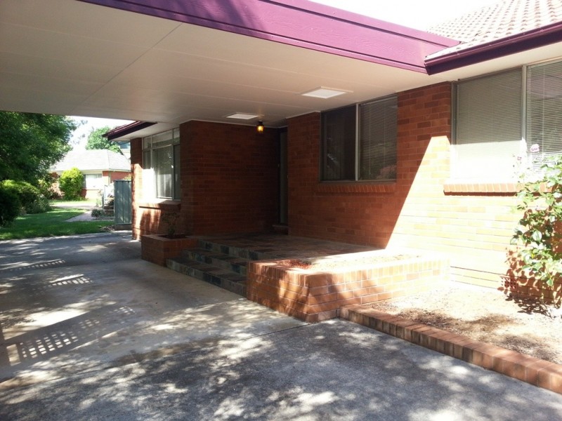 19 DOBSON Place, Watson ACT 2602
