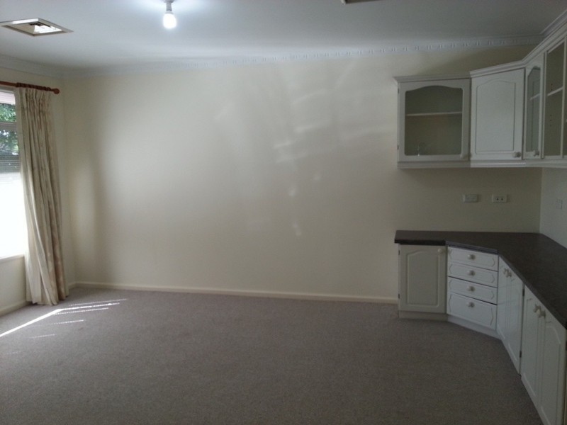 19 DOBSON Place, Watson ACT 2602