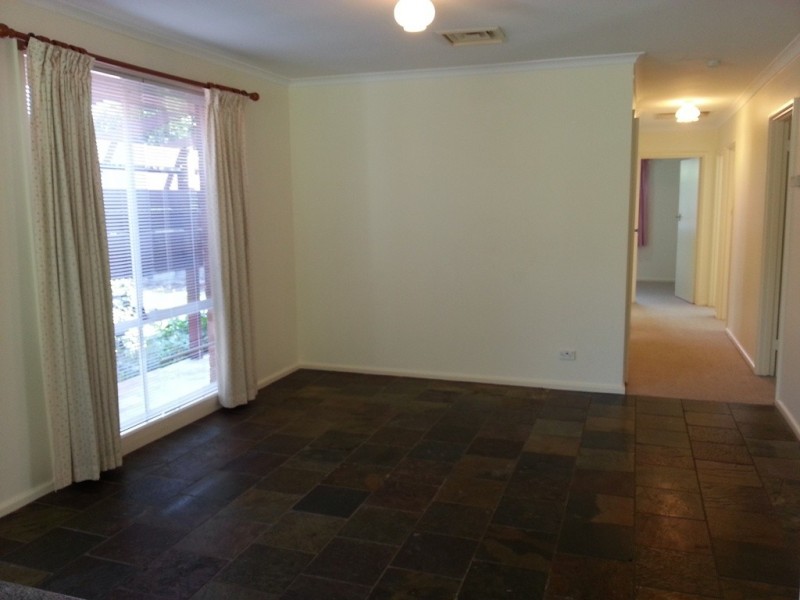 19 DOBSON Place, Watson ACT 2602