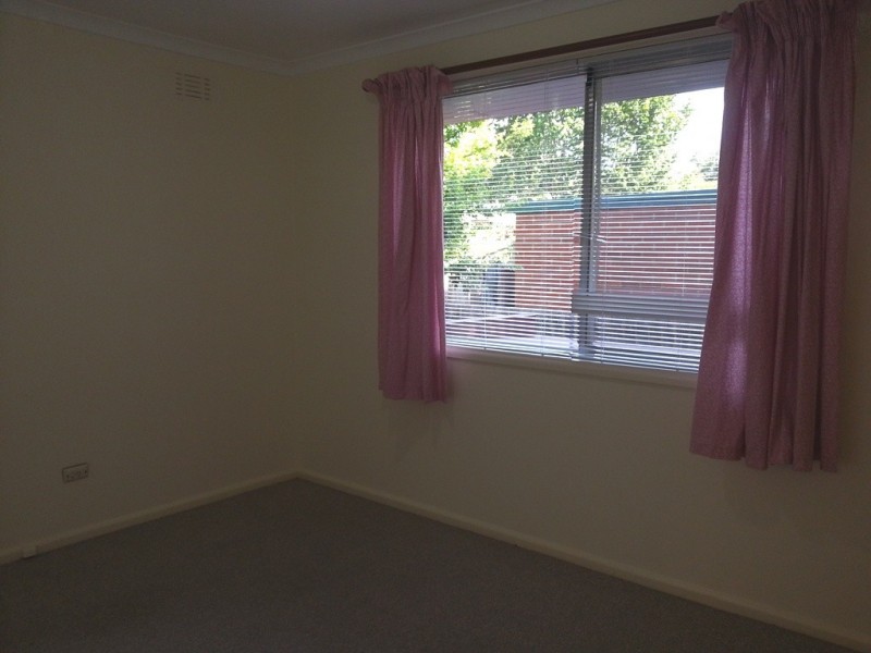 19 DOBSON Place, Watson ACT 2602