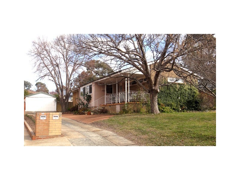 9 Bage Place, Mawson ACT 2607