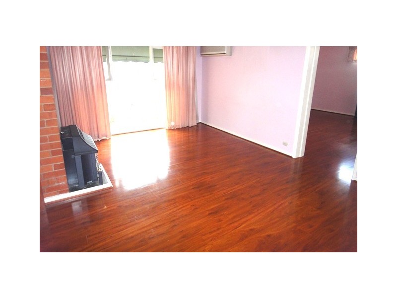 9 Bage Place, Mawson ACT 2607
