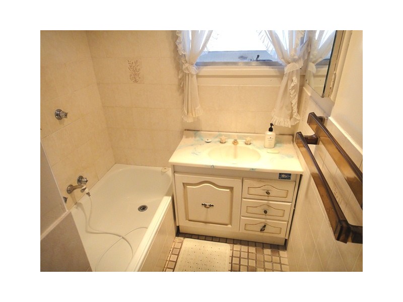 9 Bage Place, Mawson ACT 2607