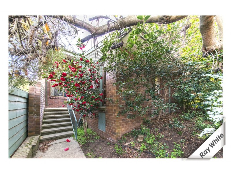 4/5 Lane Poole Place, Yarralumla ACT 2600