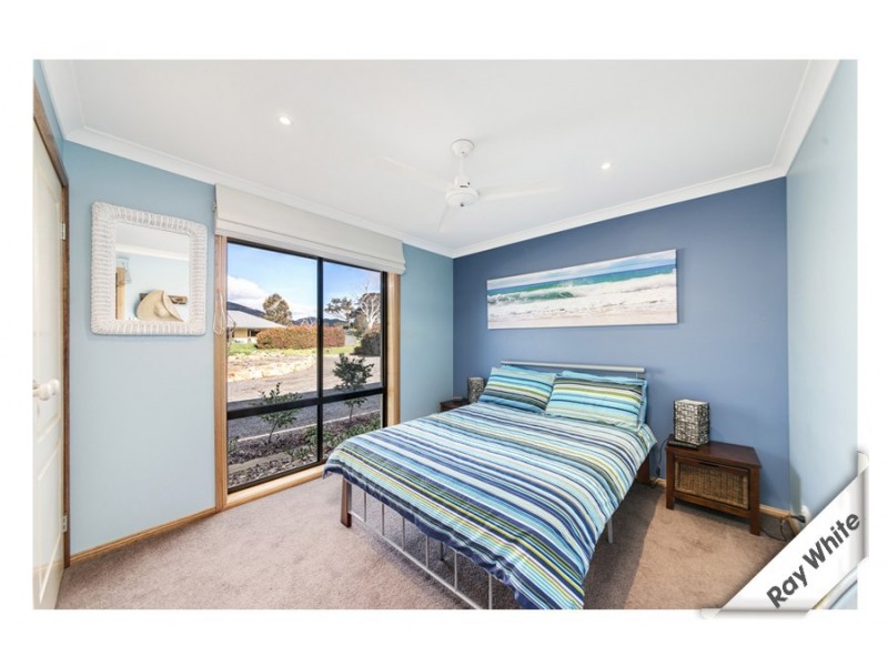 9 Roper Place, Royalla NSW 2620