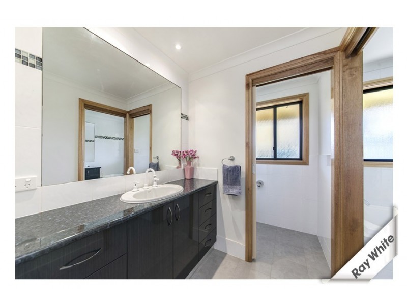 9 Roper Place, Royalla NSW 2620