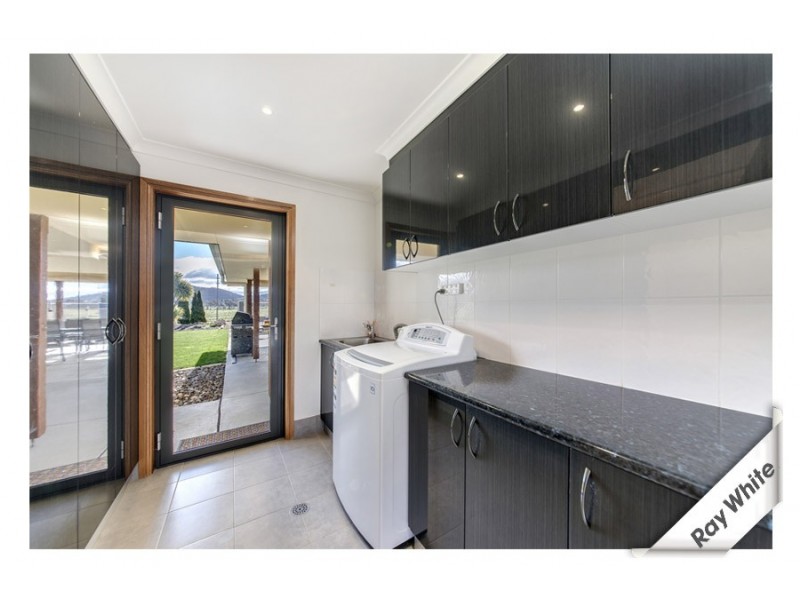 9 Roper Place, Royalla NSW 2620