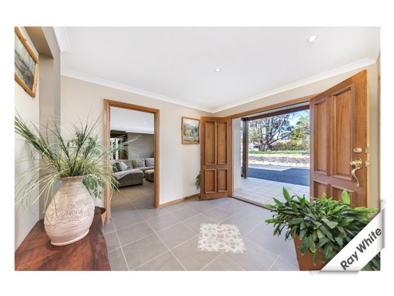 9 Roper Place, Royalla NSW 2620