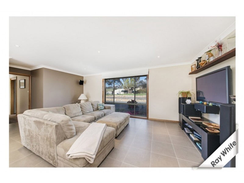 9 Roper Place, Royalla NSW 2620