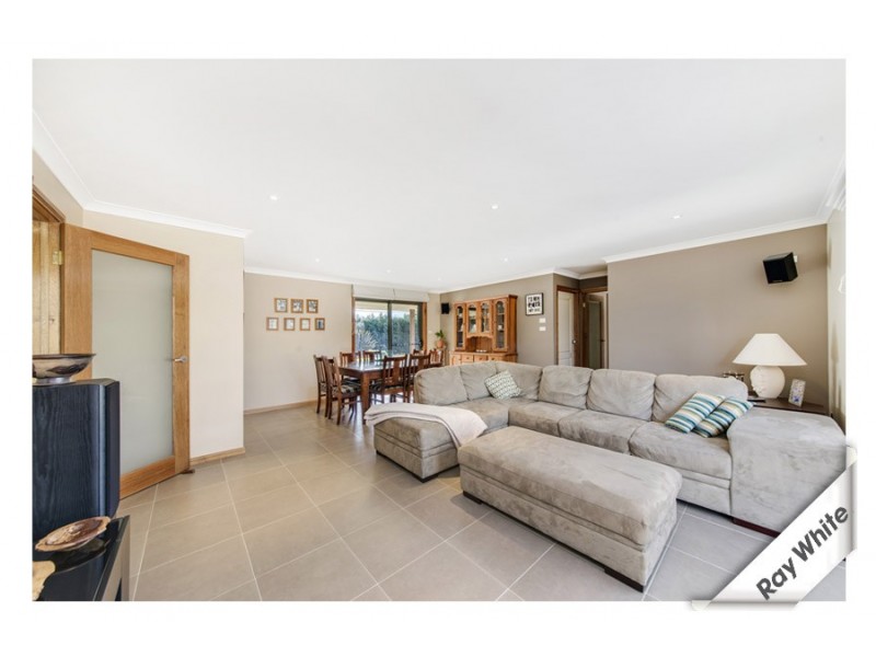 9 Roper Place, Royalla NSW 2620