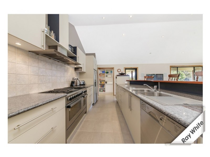 9 Roper Place, Royalla NSW 2620