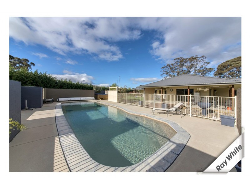 9 Roper Place, Royalla NSW 2620