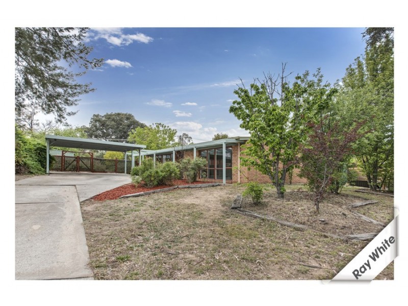 9 Beazley Crescent, Calwell ACT 2905
