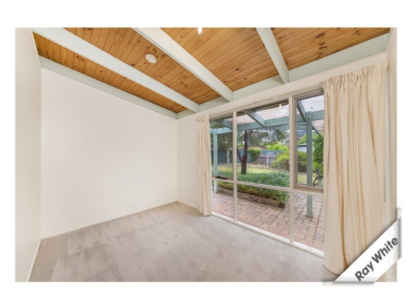 9 Beazley Crescent, Calwell ACT 2905