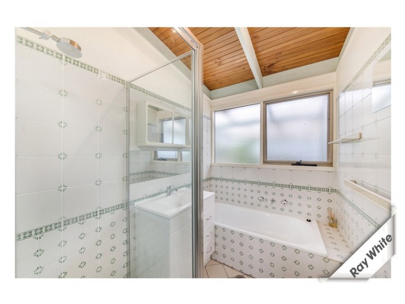 9 Beazley Crescent, Calwell ACT 2905