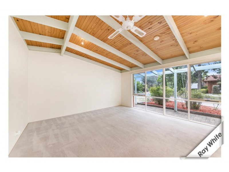 9 Beazley Crescent, Calwell ACT 2905