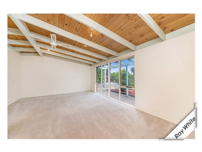 9 Beazley Crescent, Calwell ACT 2905