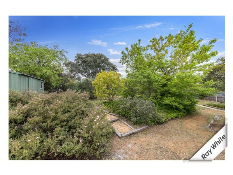 9 Beazley Crescent, Calwell ACT 2905