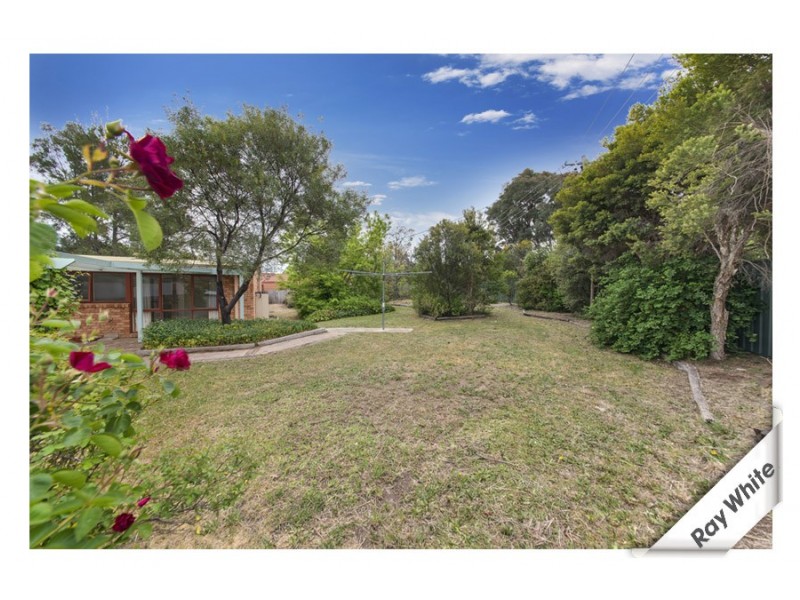 9 Beazley Crescent, Calwell ACT 2905