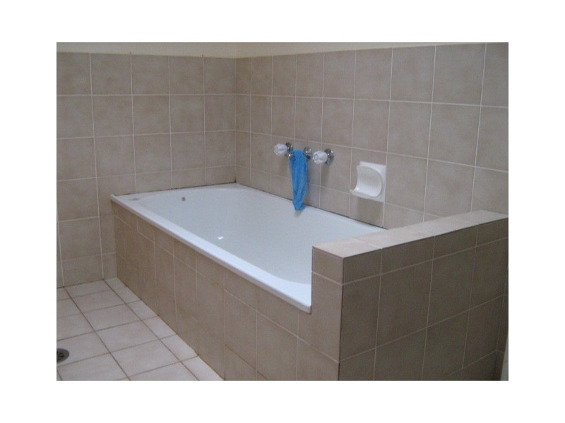 13 SHARMAN PLACE, Gordon ACT 2906