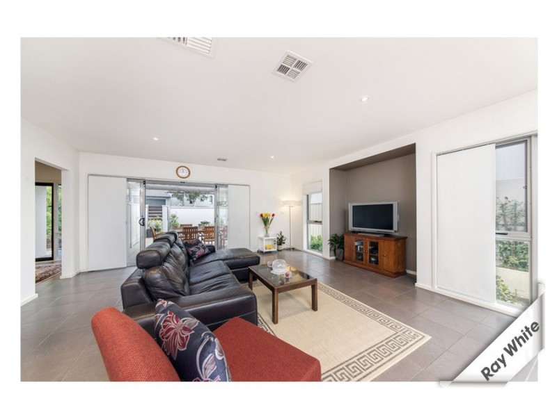 2/1 Thomson Street, Chifley ACT 2606