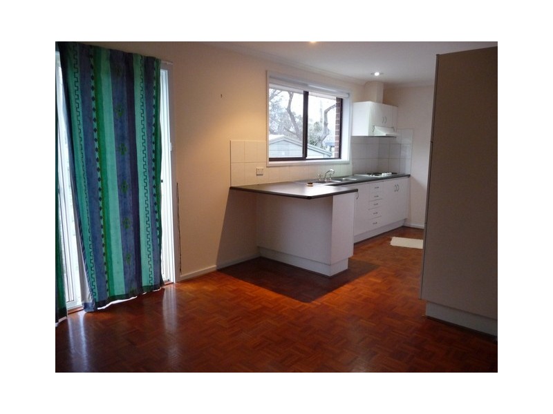 37 LIVINGSTON AVENUE, Kambah ACT 2902