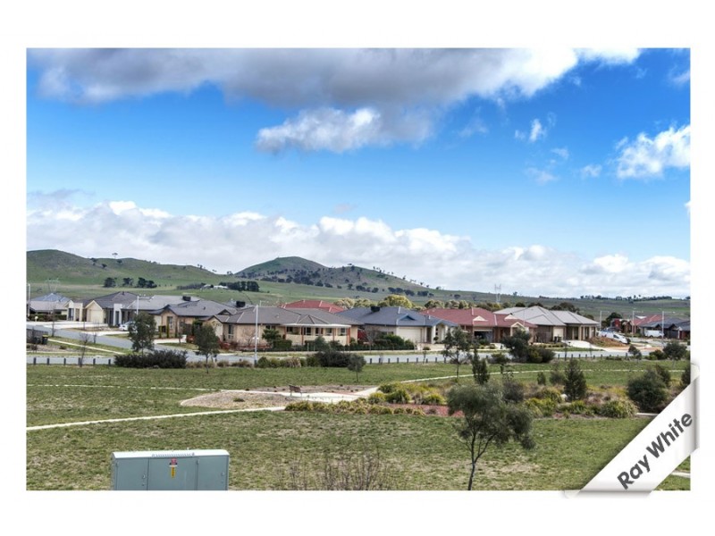 4/4 Jeff Snell Crescent, Dunlop ACT 2615