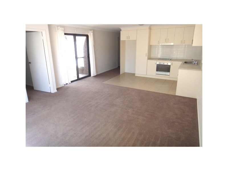 84 TAY STREET, Watson ACT 2602