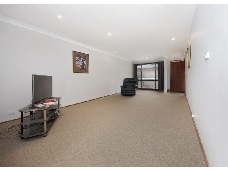 8 Dane Close, Calwell ACT 2905