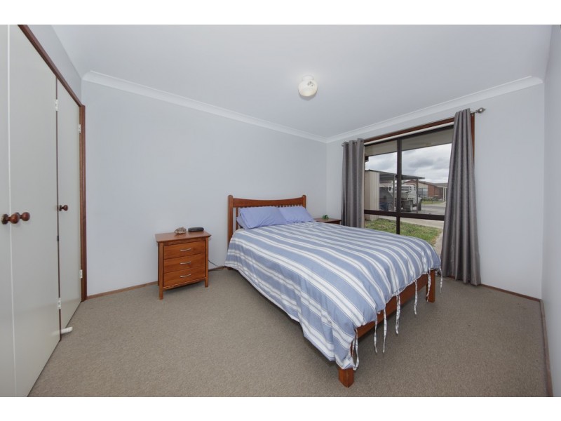 8 Dane Close, Calwell ACT 2905