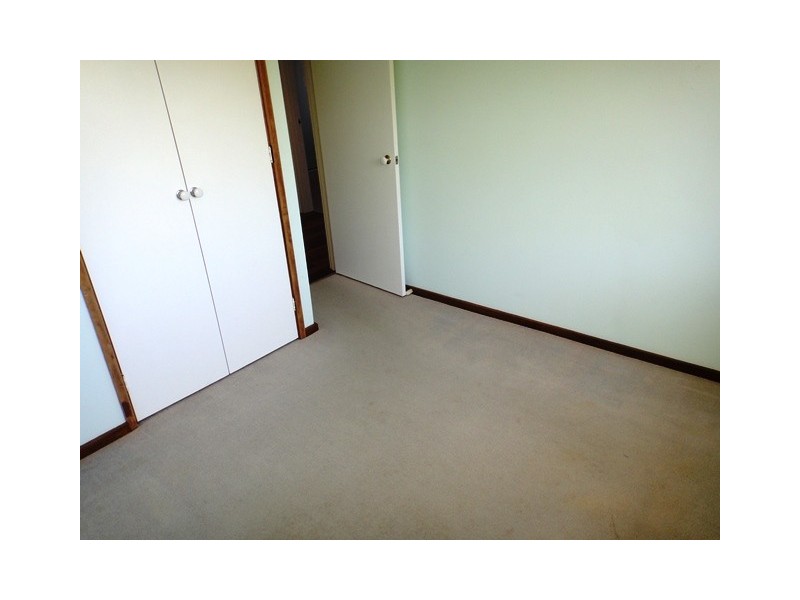 8 Guy Place, Holder ACT 2611