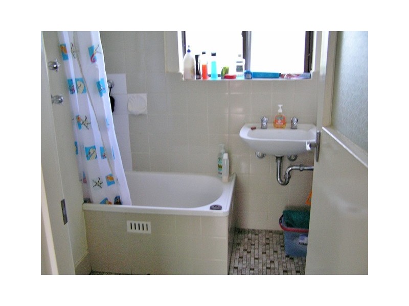 4/5 WALSH PLACE, Curtin ACT 2605