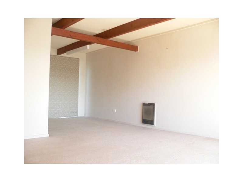 33 GLEDDEN STREET, Chifley ACT 2606