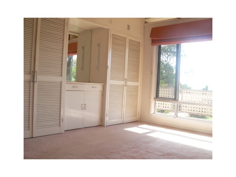 33 GLEDDEN STREET, Chifley ACT 2606