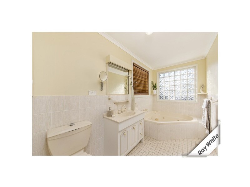 4 BYRNES PLACE, Curtin ACT 2605