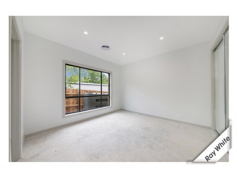 12 Kitchener Street, Hughes ACT 2605