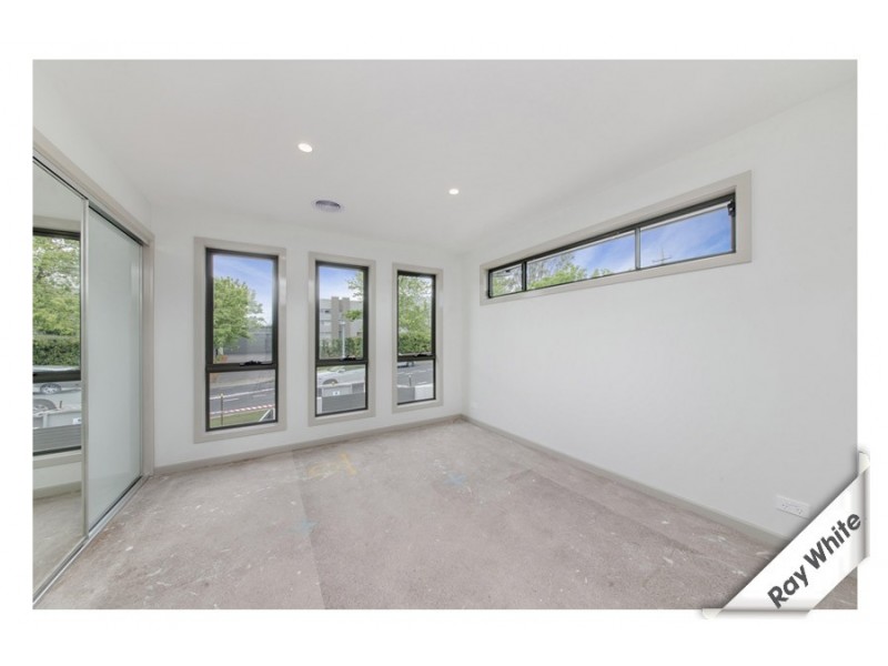 12 Kitchener Street, Hughes ACT 2605