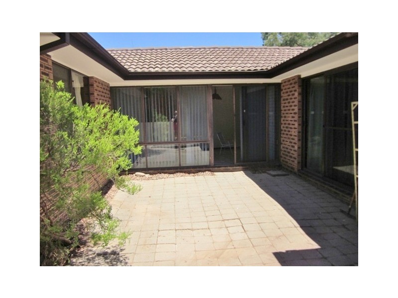 13 LEVINE STREET, Evatt ACT 2617