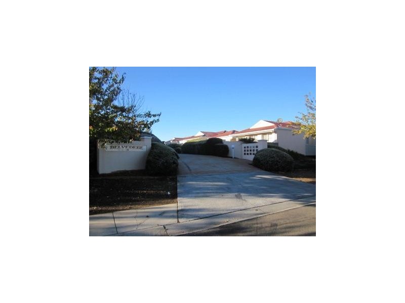 8/3 BARRINGTON CRESCENT, Amaroo ACT 2914