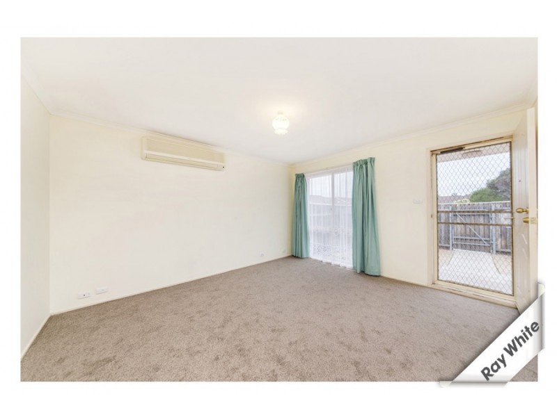 2/5 Nernst Place, Banks ACT 2906