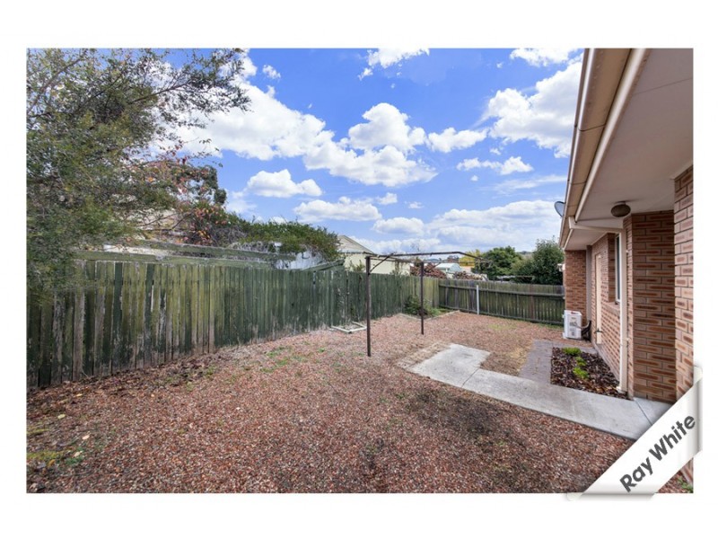 2/5 Nernst Place, Banks ACT 2906